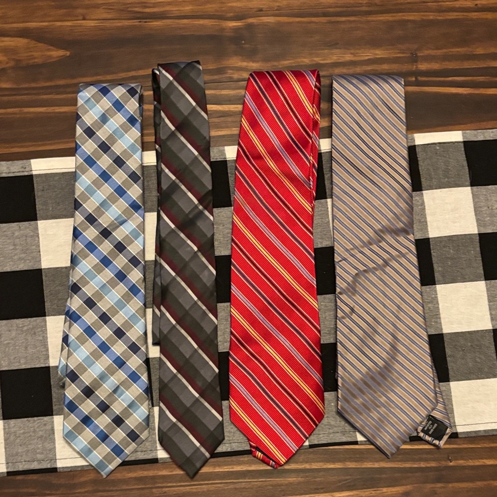 Men’s Tie Set of 4  Multicolor Claiborne JF Jos A bank silk